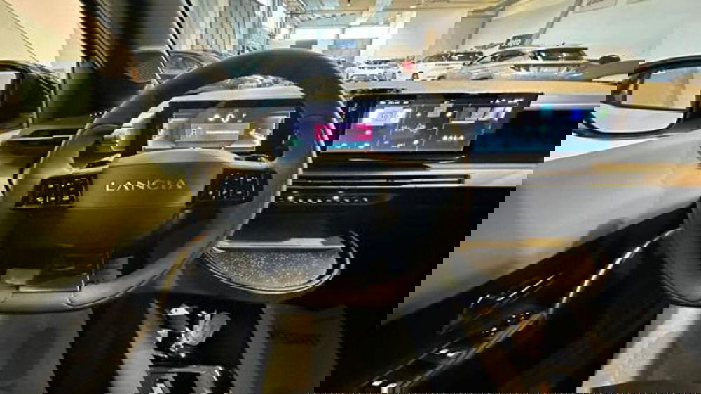 Lancia Ypsilon usata a Reggio Emilia (12)