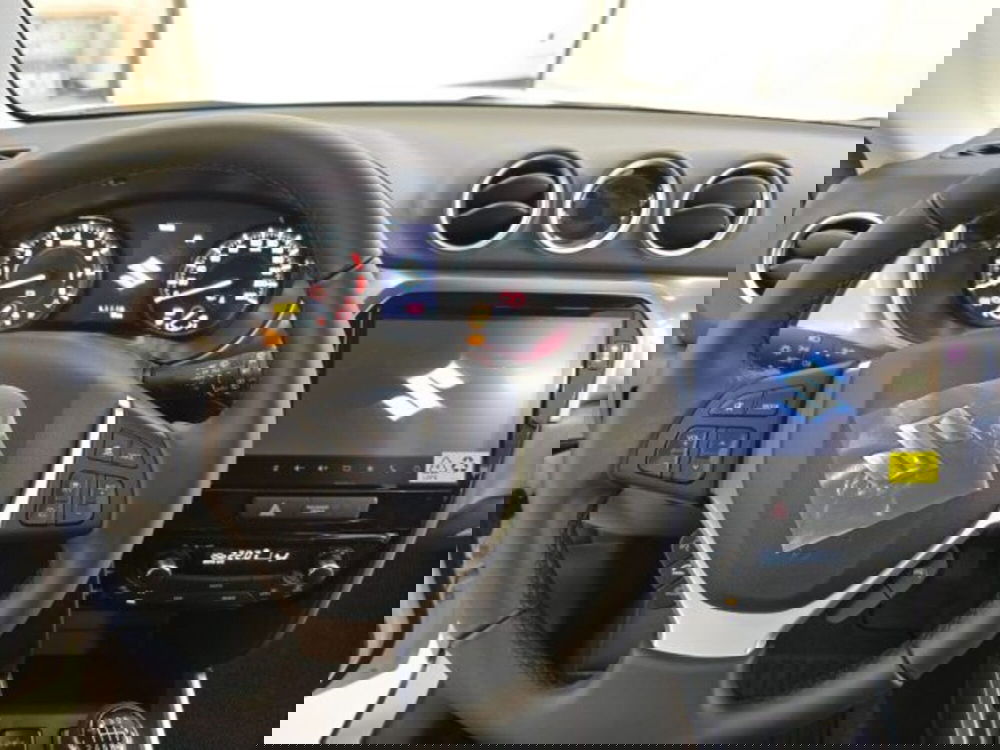 Suzuki Vitara nuova a Reggio Emilia (10)