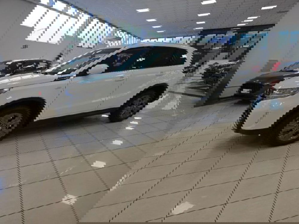 Suzuki Vitara nuova a Reggio Emilia (2)