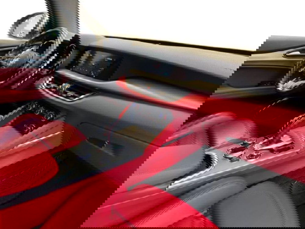 Alfa Romeo Stelvio usata a Verona (15)