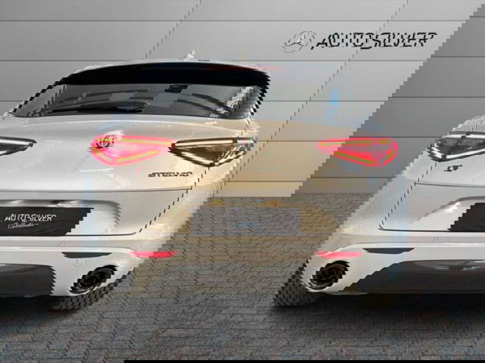 Alfa Romeo Stelvio usata a Verona (4)