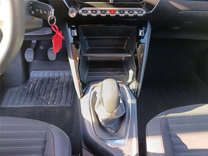 Peugeot 208 usata a Bari (19)