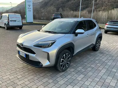 Toyota Yaris Cross 1.5h GR Sport Black Sky fwd 116cv e-cvt del 2022 usata a Talamona