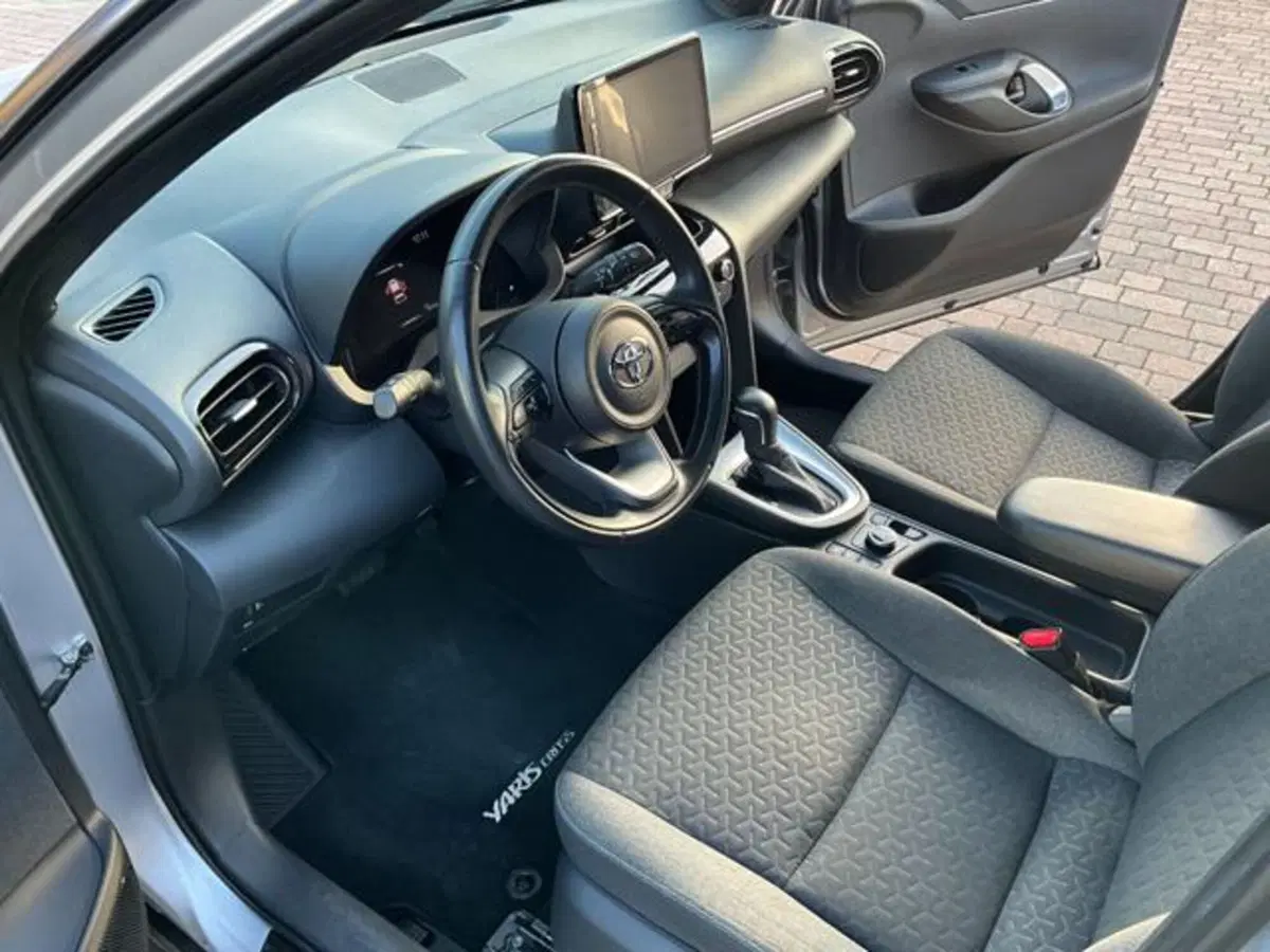 Toyota Yaris Cross usata a Sondrio (6)