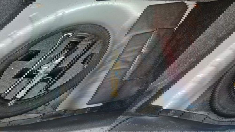 Nissan Micra usata a Lucca (16)