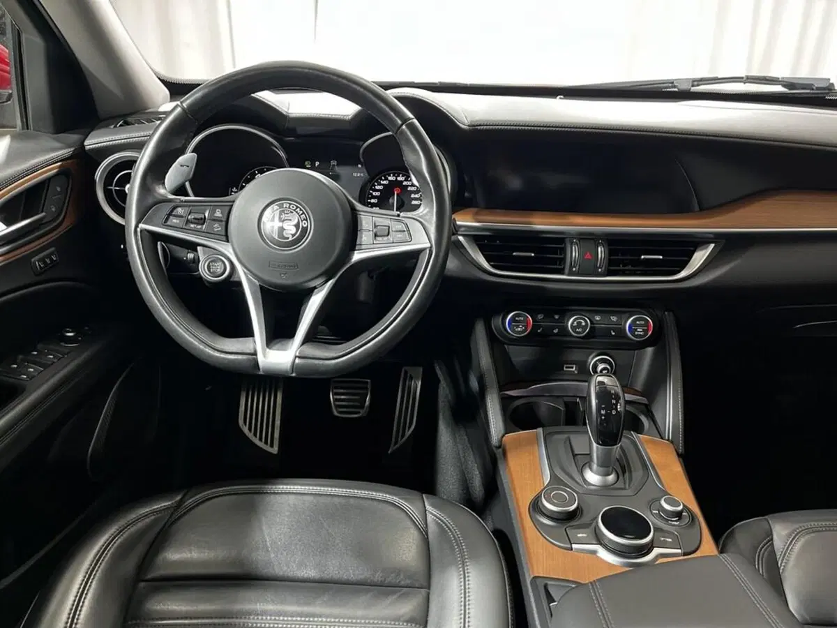 Alfa Romeo Stelvio usata a Sondrio (13)