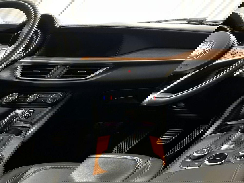 Alfa Romeo Stelvio usata a Sondrio (14)