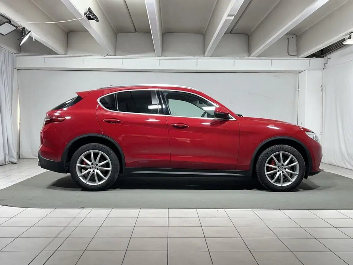 Alfa Romeo Stelvio usata a Sondrio (6)