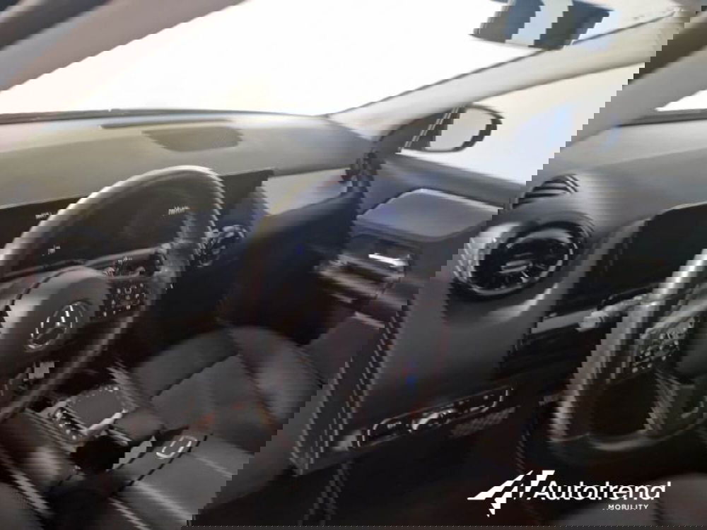 Mercedes-Benz GLA SUV usata a Bari (8)