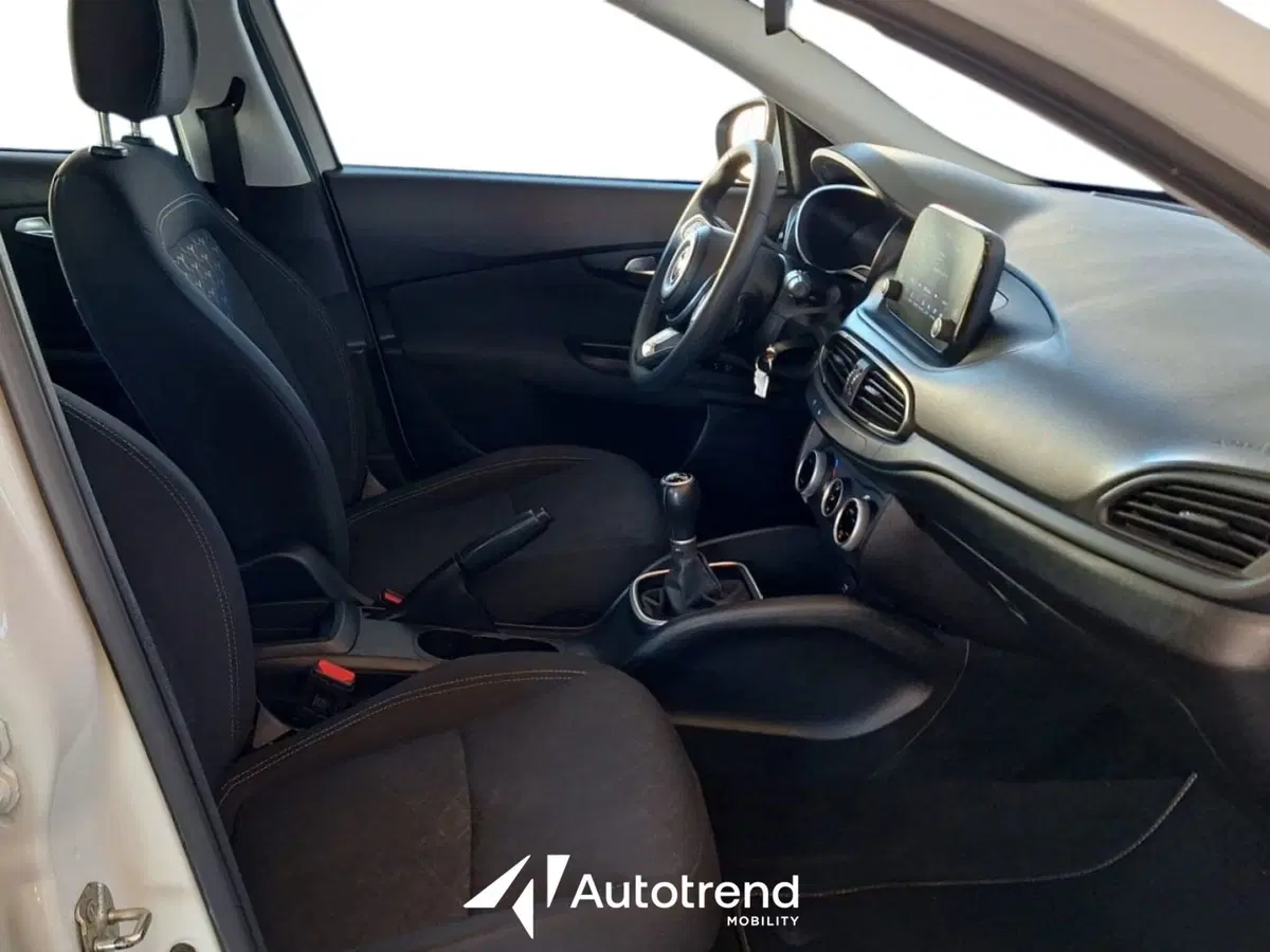Fiat Tipo usata a Bari (8)