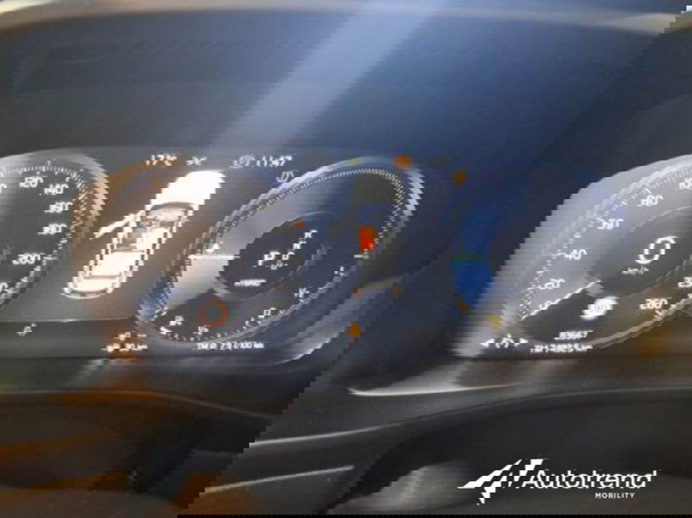 Volvo XC40 usata a Bari (10)