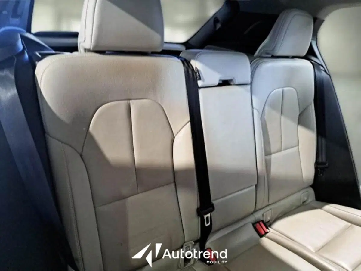 Volvo XC40 usata a Bari (11)
