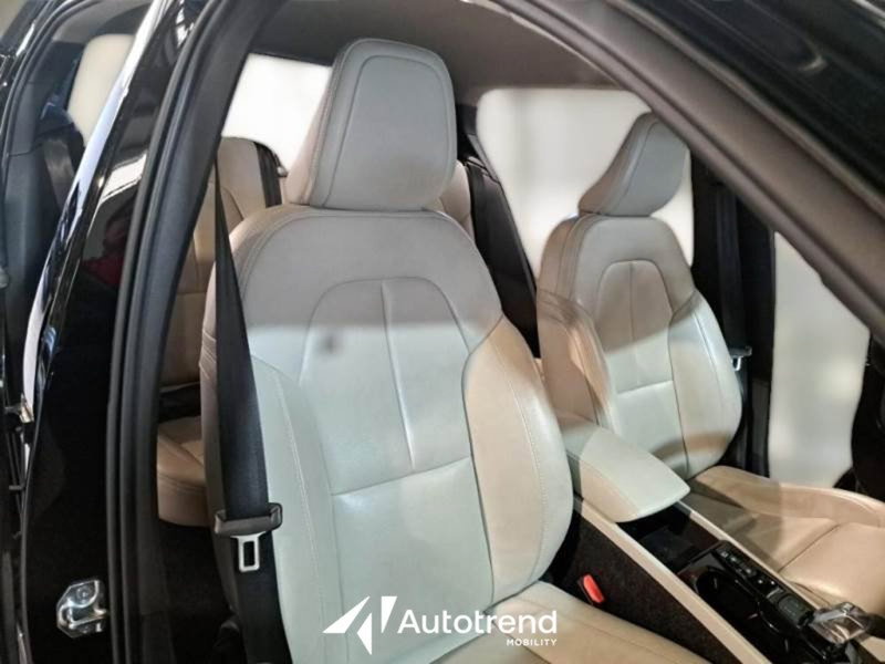 Volvo XC40 usata a Bari (8)