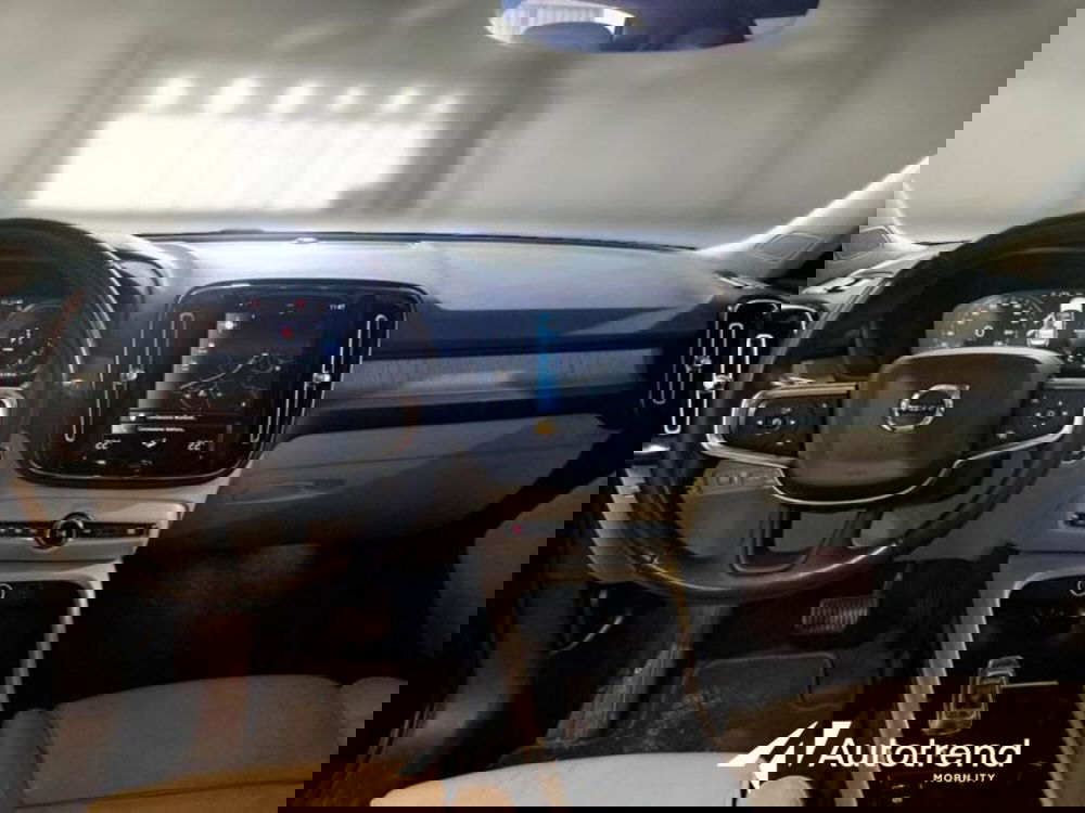 Volvo XC40 usata a Bari (9)