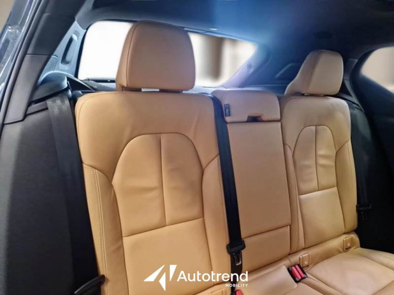 Volvo XC40 usata a Bari (11)