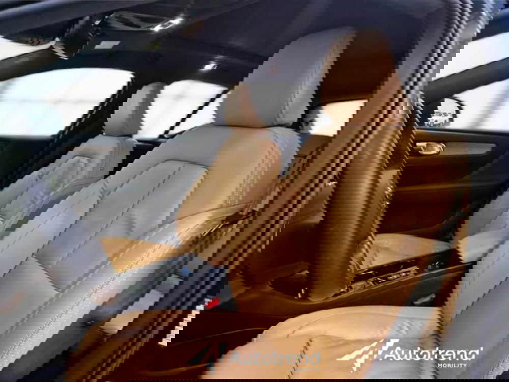 Volvo XC40 usata a Bari (7)