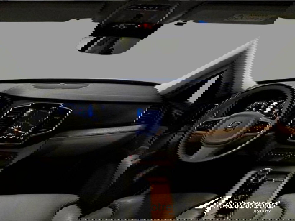 Volvo XC90 usata a Bari (10)