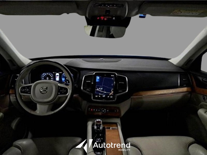 Volvo XC90 usata a Bari (10)