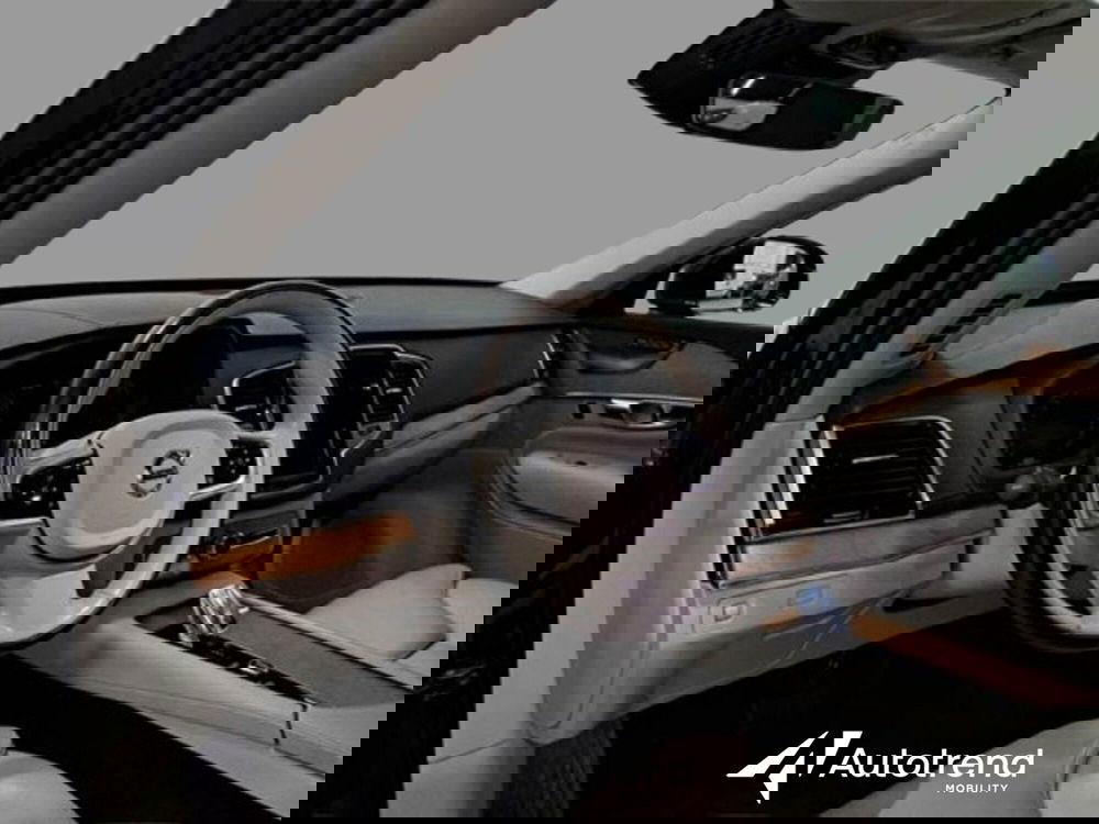 Volvo XC90 usata a Bari (8)