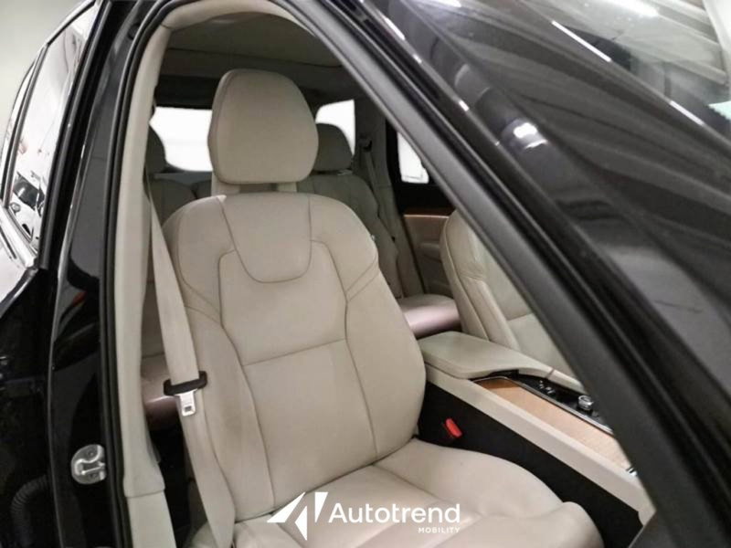 Volvo XC90 usata a Bari (9)