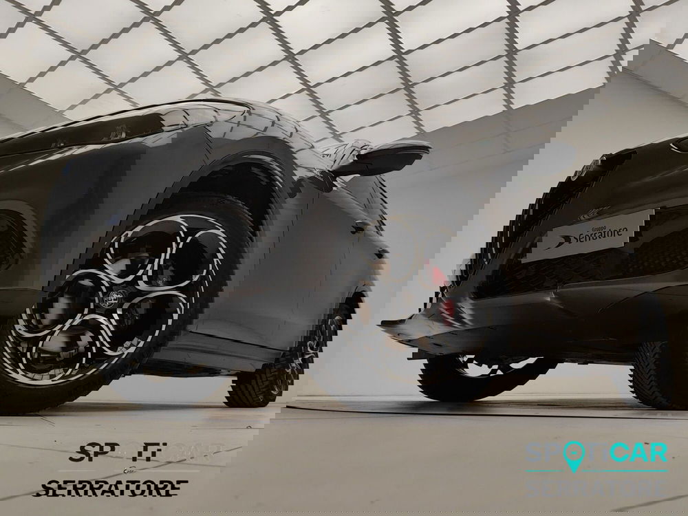 Alfa Romeo Stelvio nuova a Como (13)