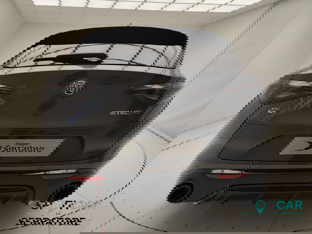 Alfa Romeo Stelvio nuova a Como (5)