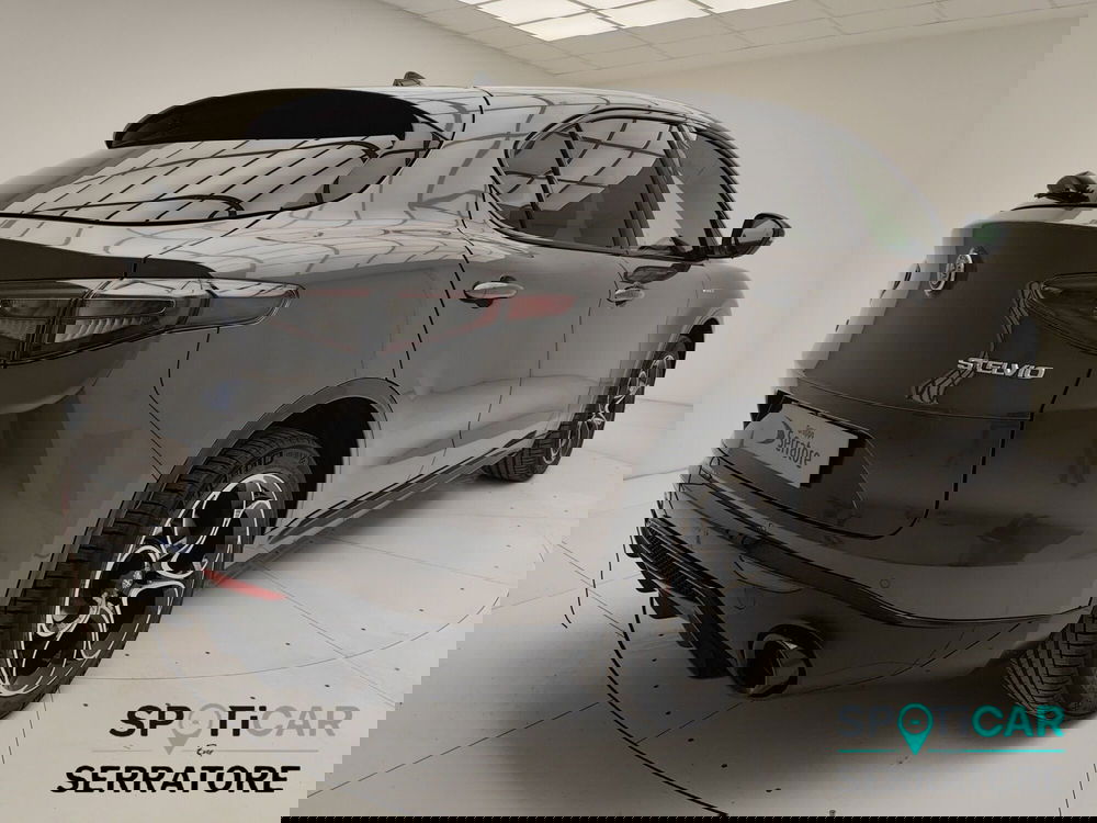 Alfa Romeo Stelvio nuova a Como (6)