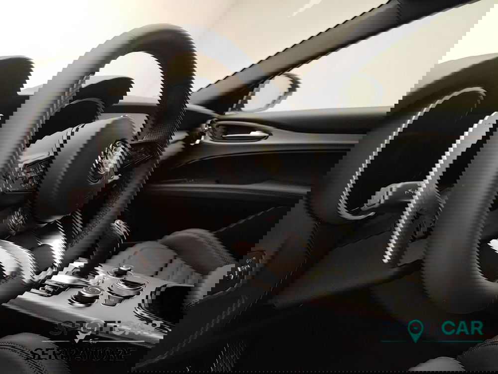 Alfa Romeo Stelvio nuova a Como (8)