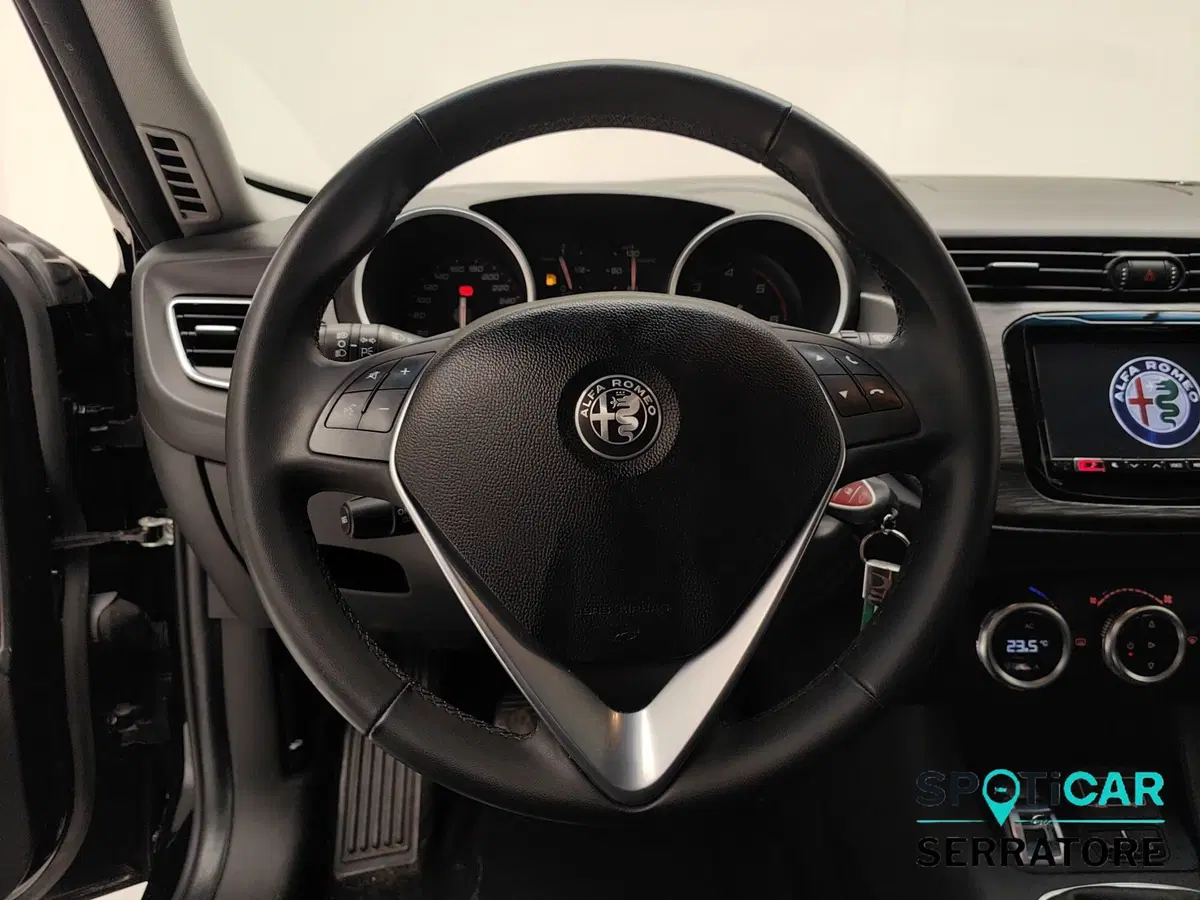 Alfa Romeo Giulietta usata a Como (18)