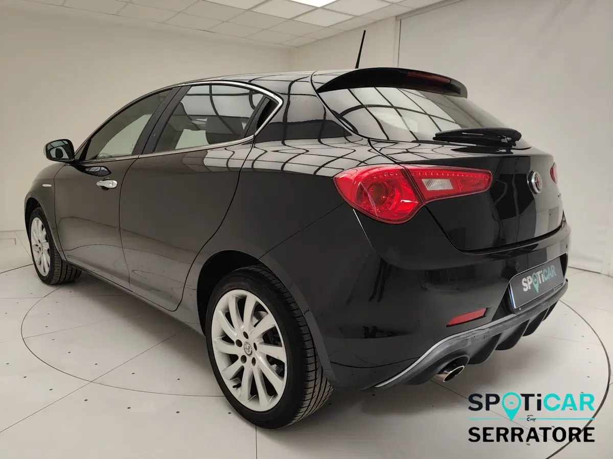 Alfa Romeo Giulietta usata a Como (4)