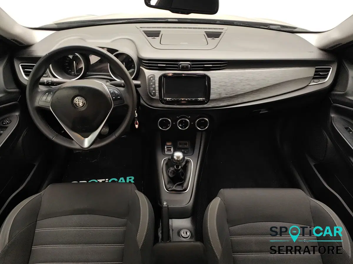 Alfa Romeo Giulietta usata a Como (7)