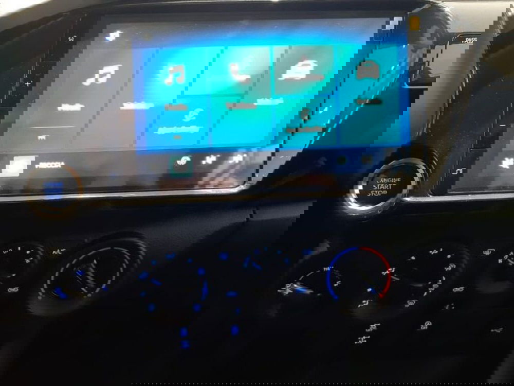 Toyota Hilux nuova a Vicenza (16)