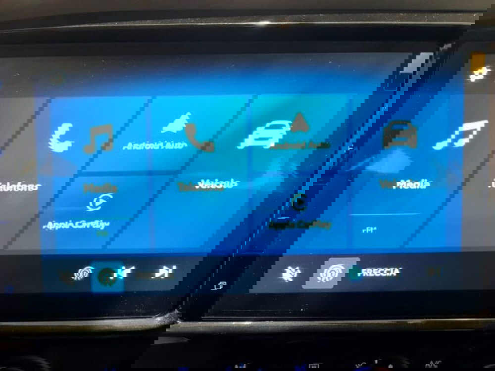 Toyota Hilux nuova a Vicenza (17)