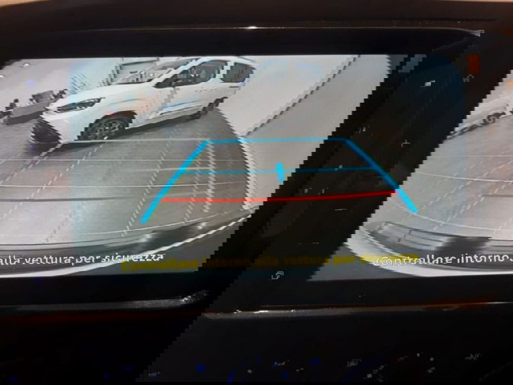 Toyota Hilux nuova a Vicenza (18)