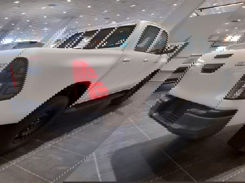 Toyota Hilux nuova a Vicenza (4)