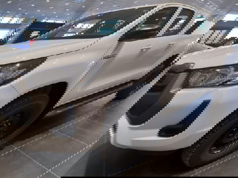 Toyota Hilux nuova a Vicenza (8)