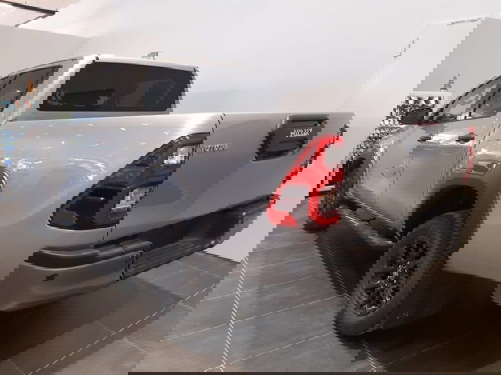 Toyota Hilux nuova a Vicenza (2)