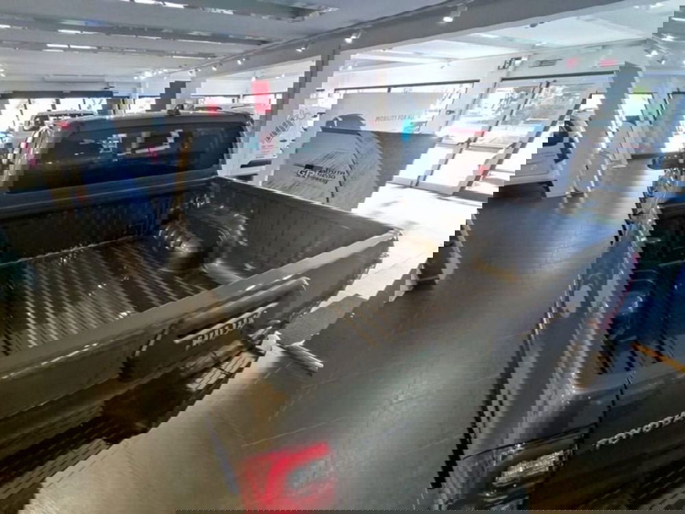 Toyota Hilux nuova a Vicenza (10)