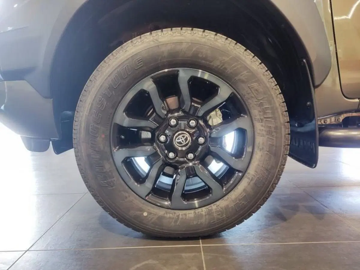Toyota Hilux nuova a Vicenza (13)