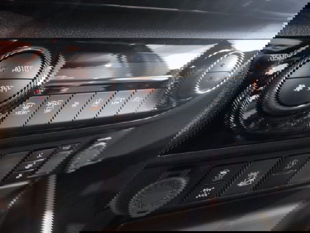 Toyota Hilux nuova a Vicenza (16)