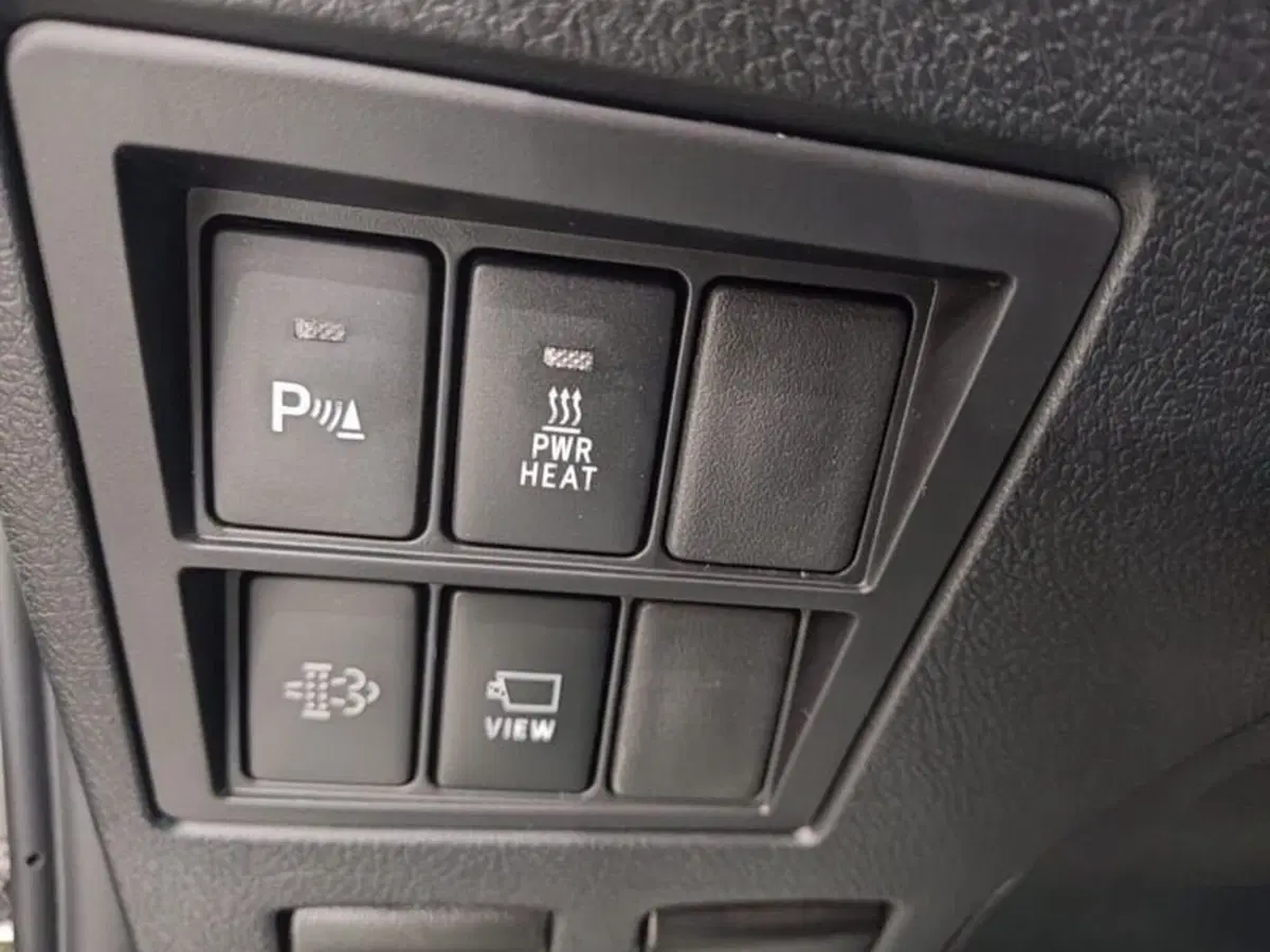 Toyota Hilux nuova a Vicenza (17)