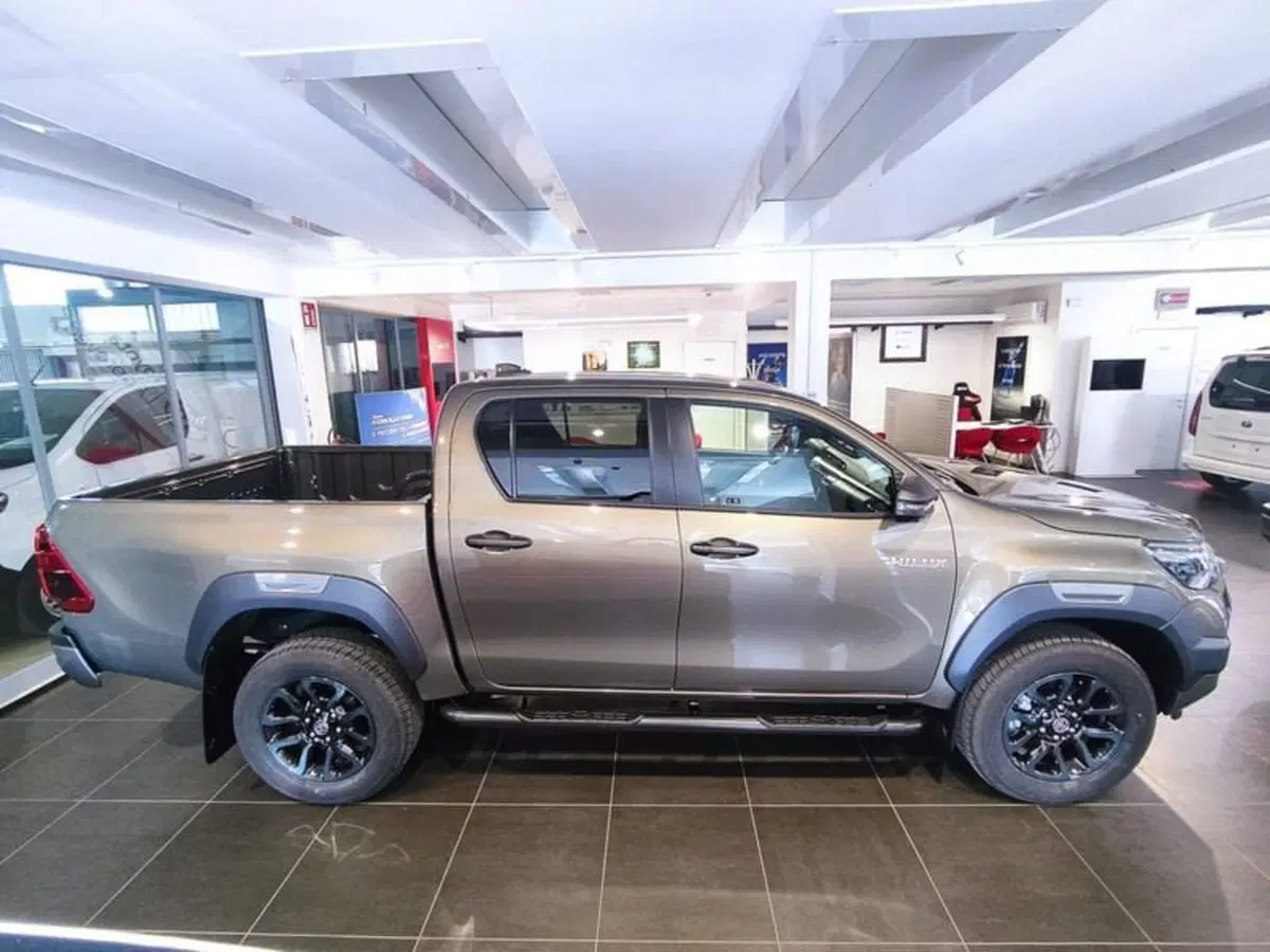 Toyota Hilux nuova a Vicenza (5)
