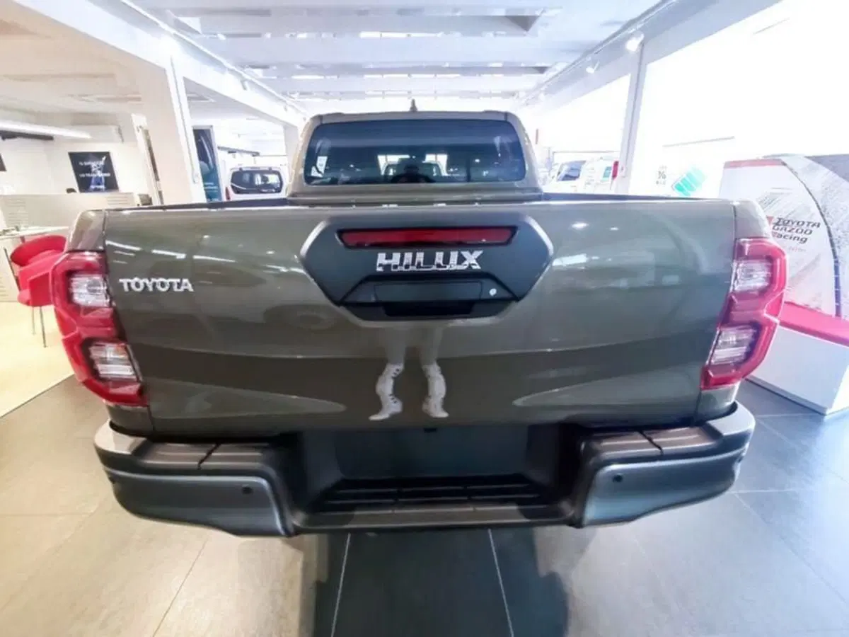 Toyota Hilux nuova a Vicenza (8)