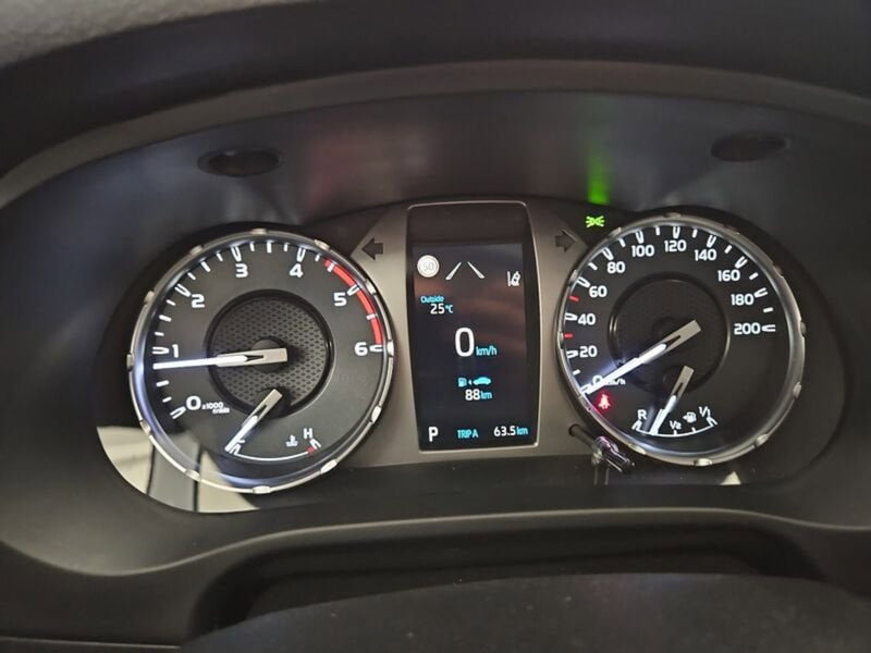 Toyota Hilux nuova a Vicenza (12)