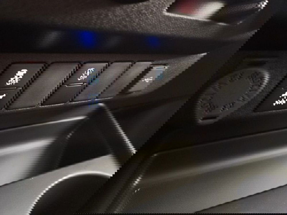 Toyota Hilux nuova a Vicenza (13)