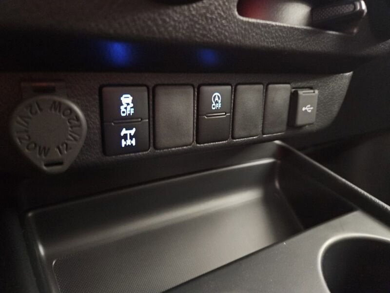 Toyota Hilux nuova a Vicenza (13)