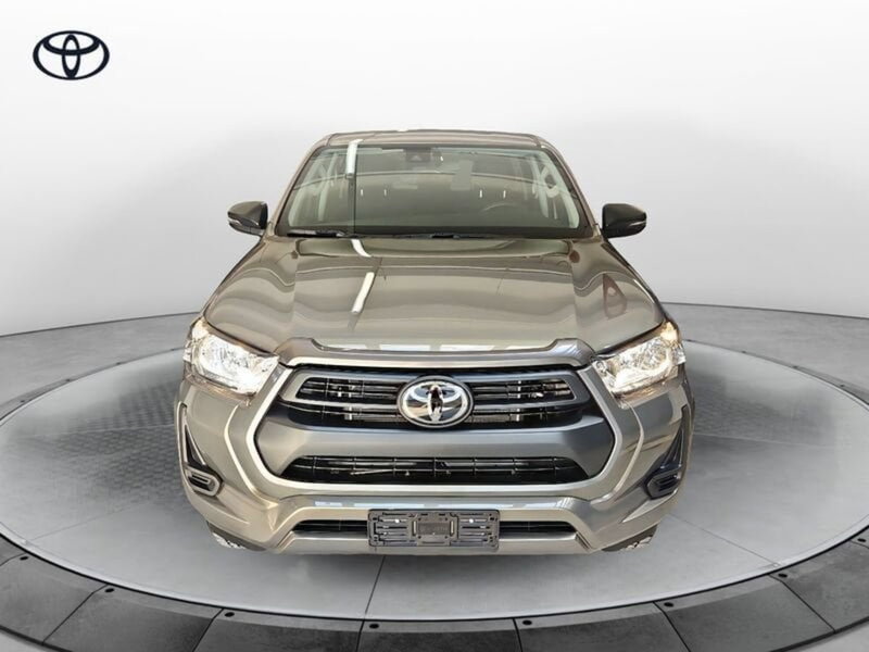 Toyota Hilux nuova a Vicenza (2)