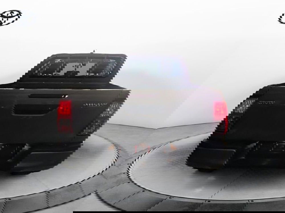 Toyota Hilux nuova a Vicenza (4)