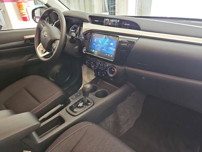Toyota Hilux nuova a Vicenza (8)