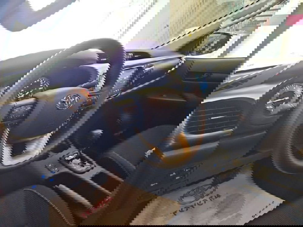 Toyota Hilux nuova a Vicenza (9)